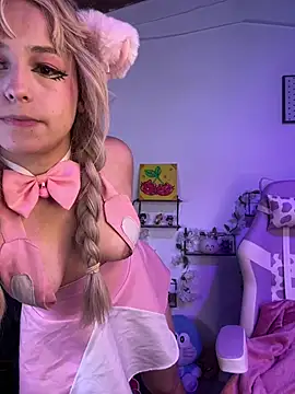 Snapshot of Eymmy_24 chatting on April 11, 2026, 7:45 am Eymmy 24 online show from April 11, 2026, 7:45 am