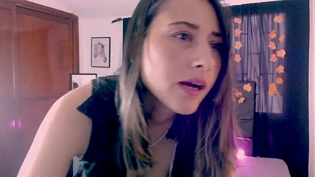 Snapshot of Sofia-mel chatting on September 29, 2025, 3:39 pm Sofia-mel online show from September 29, 2025, 3:39 pm