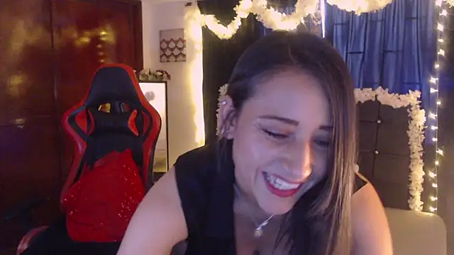 Snapshot of Sofia-mel chatting on October 22, 2025, 9:25 pm Sofia-mel online show from October 22, 2025, 9:25 pm