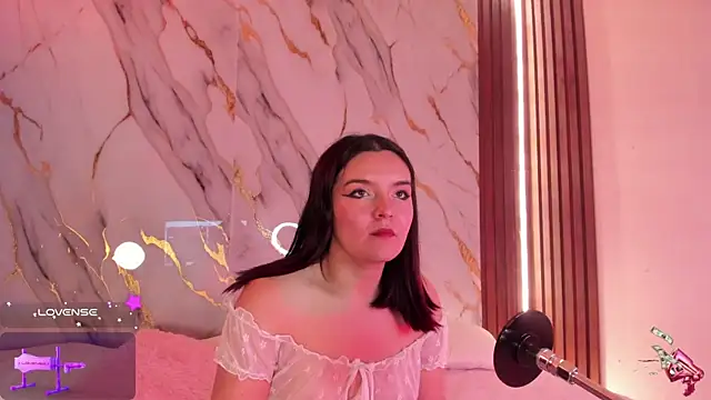 Snapshot of alicecute77 chatting on September 26, 2025, 3:21 am alicecute77 online show from September 26, 2025, 3:21 am