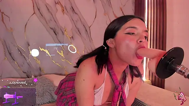 Snapshot of alicecute77 chatting on October 12, 2025, 2:32 am alicecute77 online show from October 12, 2025, 2:32 am