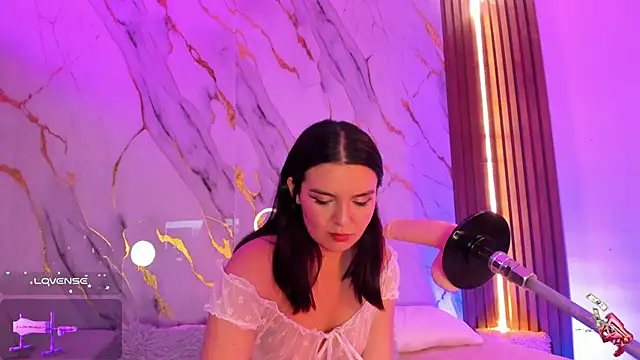 Snapshot of alicecute77 chatting on October 28, 2025, 2:26 am alicecute77 online show from October 28, 2025, 2:26 am