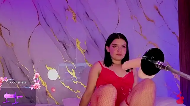 alicecute77 online show from February 13, 2026, 2:40 am