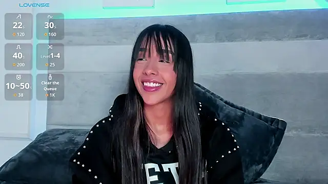 Aleja ruizz online show from October 18, 2025, 10:16 am