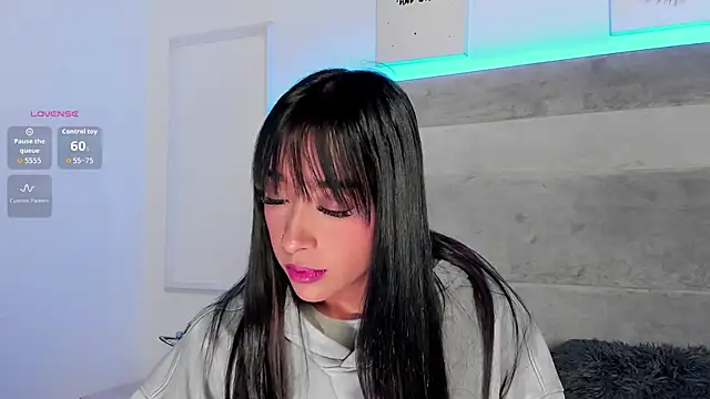 Aleja ruizz online show from November 20, 2025, 6:24 am