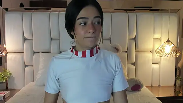 ValeriaPrado online show from September 28, 2025, 8:14 pm