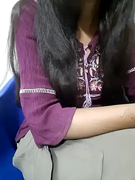 Snapshot of Aarti-kumri chatting on October 16, 2025, 2:29 pm Aarti-kumri online show from October 16, 2025, 2:29 pm