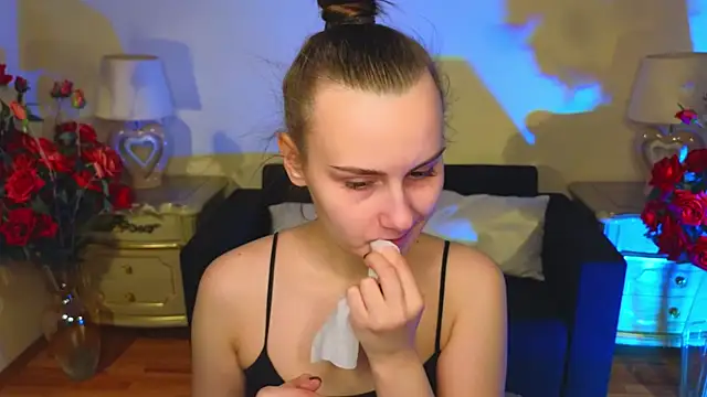 Kelly Cartier online show from November 30, 2025, 11:58 am