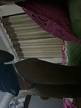 Snapshot of succy33 chatting on November 8, 2025, 11:14 pm succy33 online show from November 8, 2025, 11:14 pm