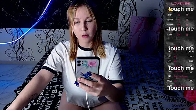 RoyAngela online show from October 11, 2025, 7:34 pm