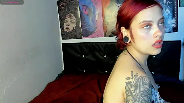 nathaly wild online show from September 13, 2025, 2:44 am