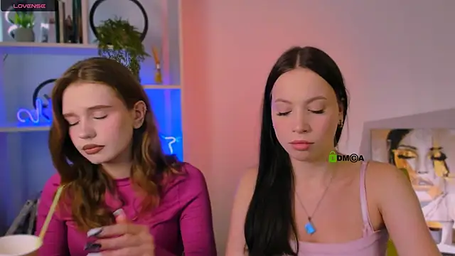 amanda-miki online show from September 26, 2025, 7:18 pm