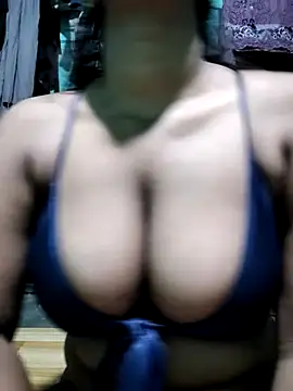 Snapshot of BerryOnFire chatting on November 6, 2025, 8:15 am BerryOnFire online show from November 6, 2025, 8:15 am