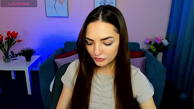 MyEllaLuvs online show from September 18, 2025, 8:11 pm