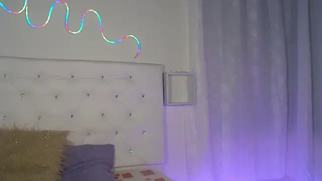 tatixxxvega online show from October 1, 2025, 1:28 pm