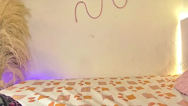 tatixxxvega online show from November 11, 2025, 1:22 pm