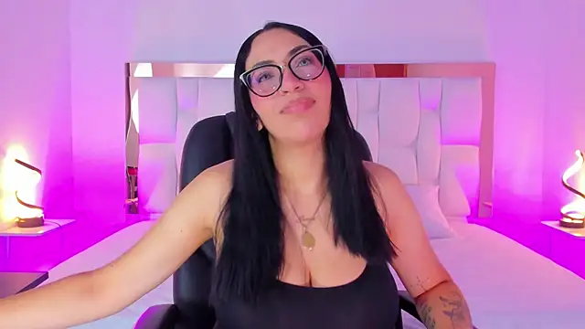 Camille Juicy online show from September 12, 2025, 12:38 pm