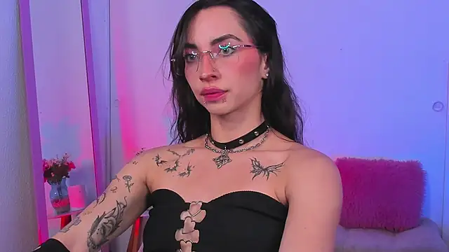 Snapshot of Aryane_art_ chatting on October 11, 2025, 5:50 am Aryane art online show from October 11, 2025, 5:50 am