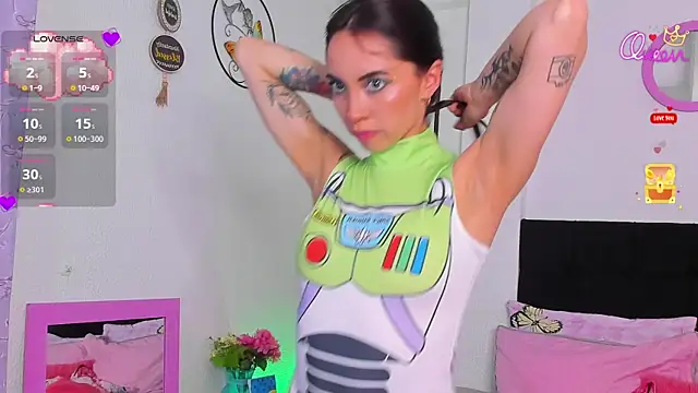 Snapshot of Aryane_art_ chatting on March 7, 2026, 11:24 pm Aryane art online show from March 7, 2026, 11:24 pm