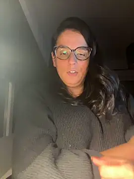 hottyFcup online show from September 25, 2025, 6:22 pm