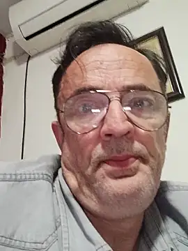 Txacas online show from April 5, 2026, 10:07 pm