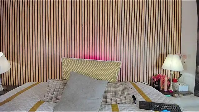 keeyla stone online show from October 22, 2025, 8:52 pm