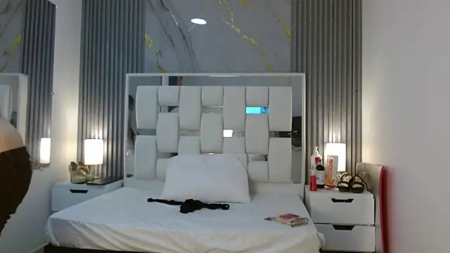 VanessaHard as online show from September 23, 2025, 7:28 pm