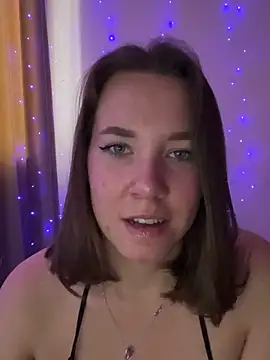 Candy Foxxxy  online show from September 21, 2025, 8:05 am