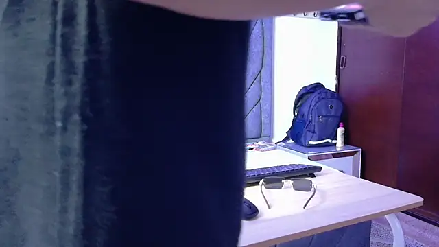 ZafiroAndFlynn online show from February 19, 2026, 2:40 am