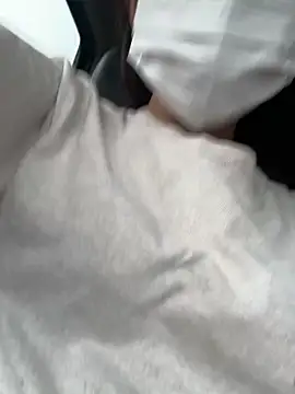 ni ni01 online show from November 13, 2025, 4:44 am