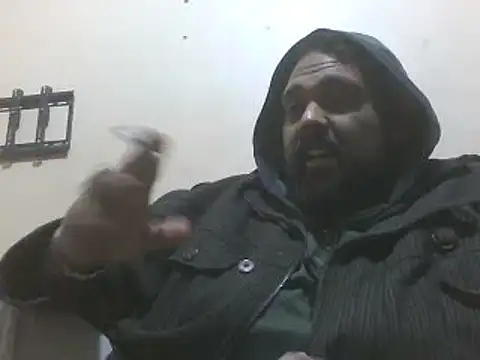 elpoop7305 online show from January 7, 2026, 1:13 pm