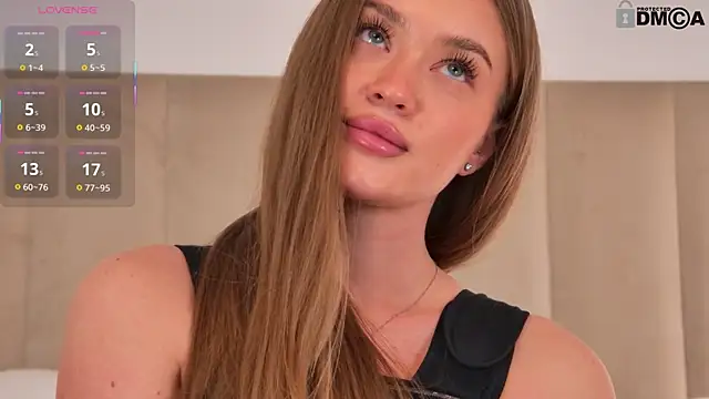 SkylarVoxx online show from December 2, 2025, 1:17 pm