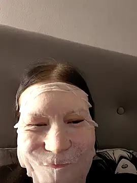 DragonFoxie online show from October 11, 2025, 2:37 pm