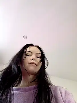 DragonFoxie online show from February 13, 2026, 7:48 am