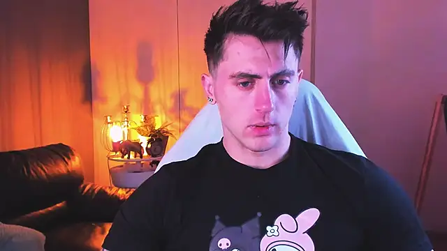 Oscar Miller  online show from October 6, 2025, 9:23 pm