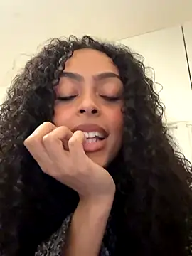 Snapshot of yasmingarcia chatting on November 2, 2025, 9:17 pm yasmingarcia online show from November 2, 2025, 9:17 pm