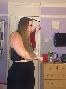 SexySashaxox online show from December 16, 2025, 10:15 pm