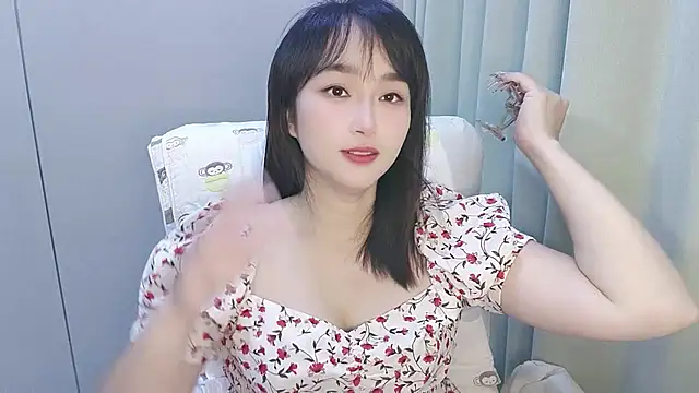 Snapshot of Honeysexy-1 chatting on September 23, 2025, 11:02 am Honeysexy-1 online show from September 23, 2025, 11:02 am