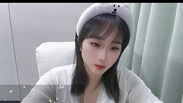 Snapshot of Honeysexy-1 chatting on October 21, 2025, 1:45 pm Honeysexy-1 online show from October 21, 2025, 1:45 pm