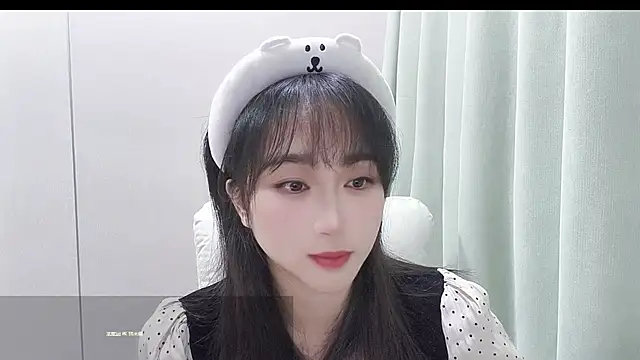 Snapshot of Honeysexy-1 chatting on October 24, 2025, 1:29 pm Honeysexy-1 online show from October 24, 2025, 1:29 pm