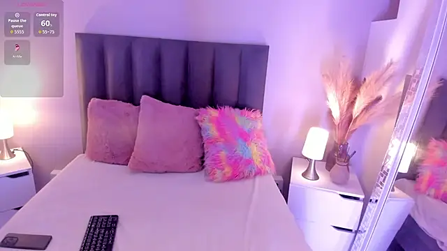 KendraChavez  online show from November 25, 2025, 10:21 pm