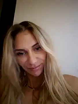 Snapshot of Melody1600 chatting on November 8, 2025, 11:14 pm Melody1600 online show from November 8, 2025, 11:14 pm