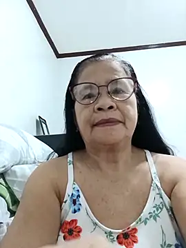 Sweet-Lita50 online show from May 6, 2026, 11:32 pm