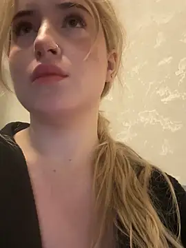 acidjuice0 online show from November 25, 2025, 2:11 am