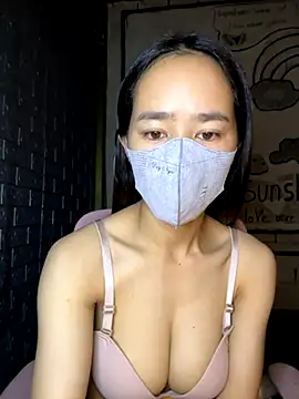 TiNa 04 online show from September 24, 2025, 10:24 pm