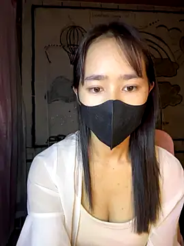 TiNa 04 online show from November 5, 2025, 11:49 pm