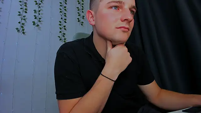 Your Claddagh online show from October 25, 2025, 5:04 am