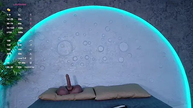 ReinaChloe online show from April 13, 2026, 4:45 pm