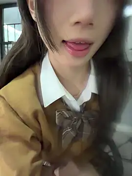 Yiyi-707 online show from February 24, 2026, 9:18 am