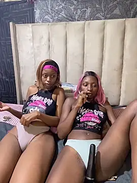 LonelyQueenxx25 online show from March 26, 2026, 8:58 pm